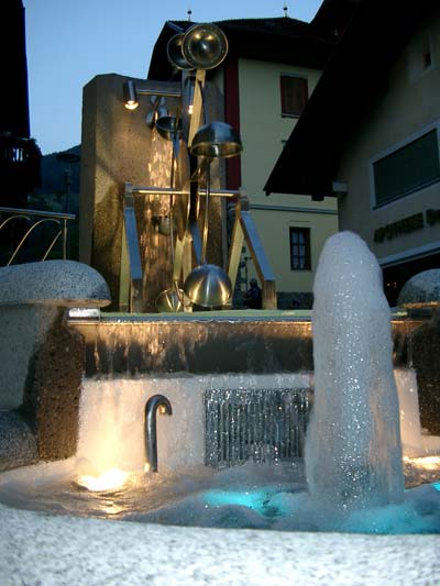 Wasserkreationen, Springbrunnenservice, Wasserdesign, Springbrunnen, Wasserbilder, Zimmerbrunnen, Wandbrunnen, Kunstobjekte aus Wasser Metall und Stein, Dekorbrunnen, Raumbefeuchter